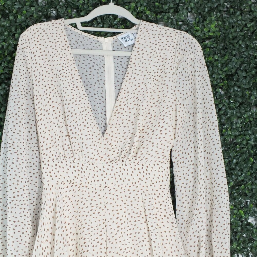 PRINCESS POLLY Women Beige STRING OF LOVE ROMPER Tie Zip Sheer V-Neck Size 10 - Picture 4 of 12